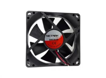 COOLER FAN NETMAK NM-8025 8CM 4 MOLEX 1400/1800RPM NEGRO